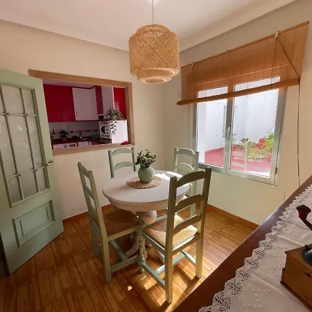 Apartmán En La Ciudad, Con Patio -parking Gratis Gijón