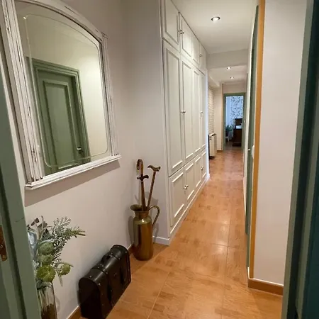 Apartmán En La Ciudad, Con Patio -parking Gratis *