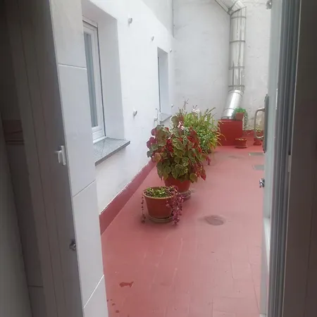 En La Ciudad, Con Patio -parking Gratis